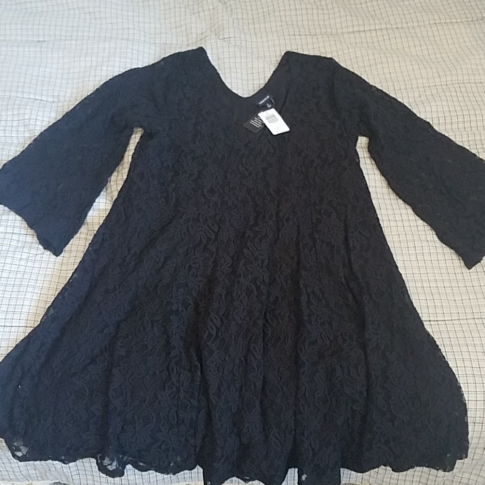 NWT Torrid size 2 black dress bell sleeves